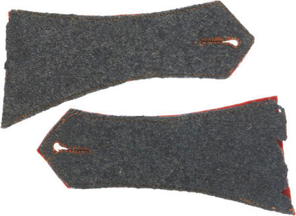 FIG 2: The undersides of Rhodes’ shoulder straps are blue-gray kersey.  Images courtesy of Heritage Auctions.